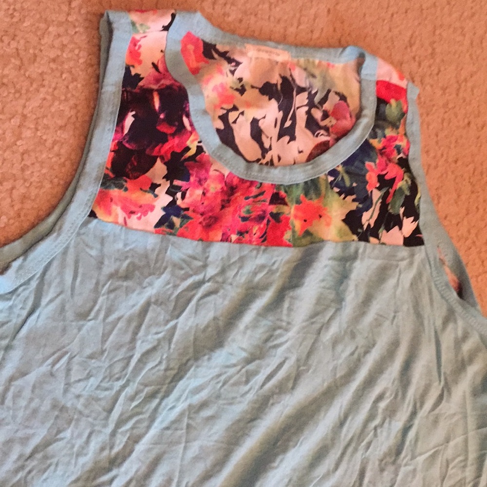 Top sleeveless